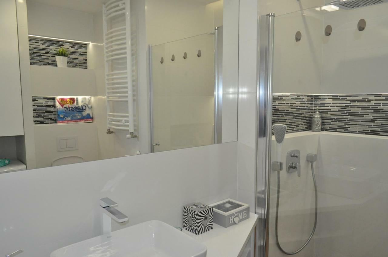 Klimatyzowany Apartament Paris Kielce Zewnętrze zdjęcie