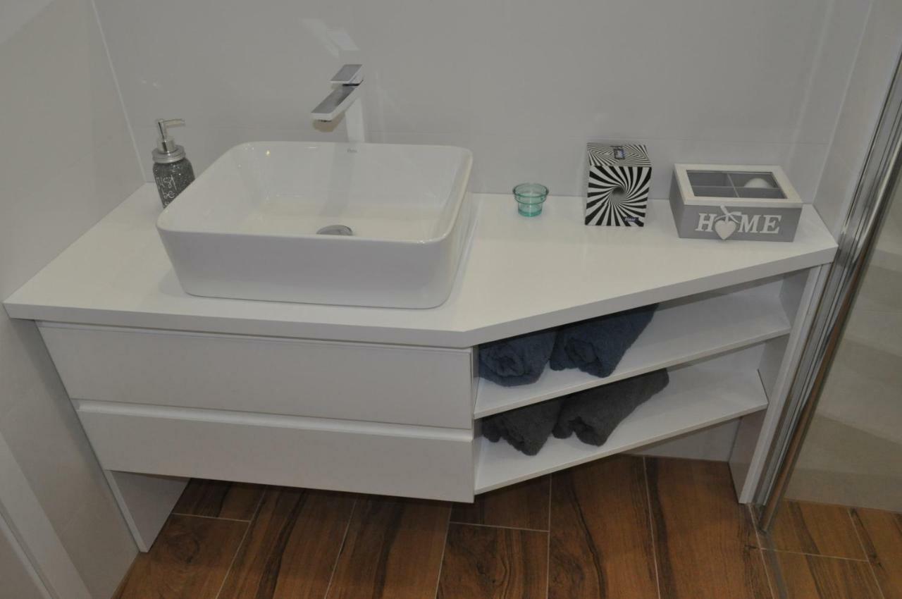 Klimatyzowany Apartament Paris Kielce Zewnętrze zdjęcie