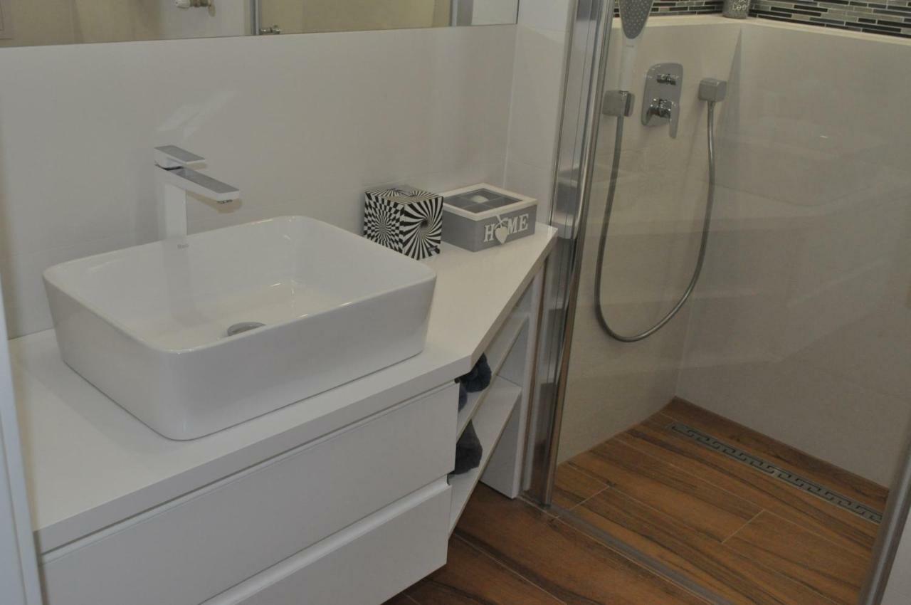 Klimatyzowany Apartament Paris Kielce Zewnętrze zdjęcie